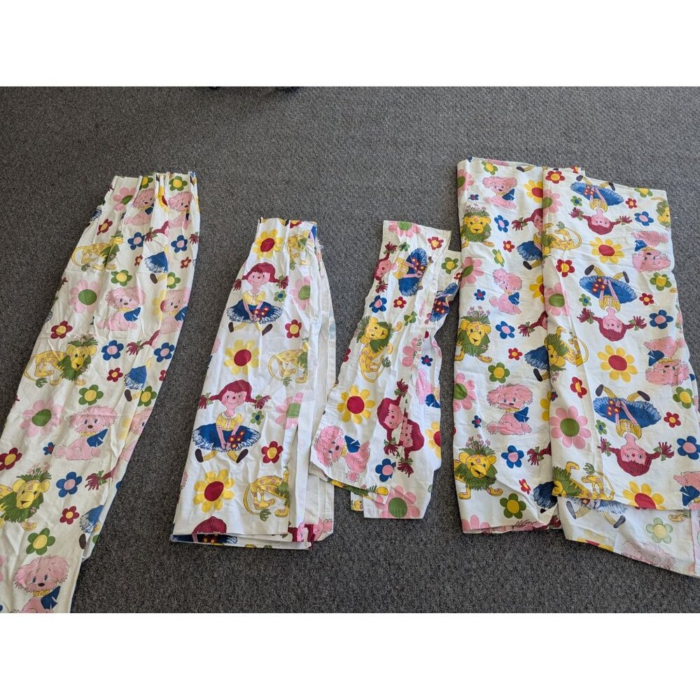 Vintage Sears Raggedy Ann 2 Bedspreads 4 Curtains 2 Valances Twin Set